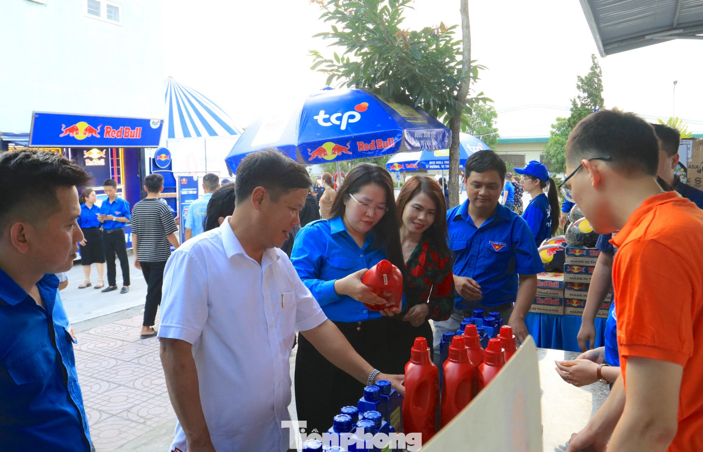 Đây là hoạt động thiết thực nhằm hưởng ứng Tháng Công nhân năm 2024; hướng tới chào mừng Đại hội đại biểu Hội Liên hiệp Thanh niên Việt Nam tỉnh Nghệ An lần thứ VII, tiến tới đại hội đại biểu toàn quốc Hội Liên hiệp Thanh niên Việt Nam lần thứ IX nhiệm kỳ 2024-2029 và kỷ niệm 28 năm ngày thành lập Đảng bộ và Đoàn khối Doanh nghiệp tỉnh Nghệ An (3/10/1996 - 3/10/2024). Đây là hoạt động thiết thực nhằm hưởng ứng Tháng Công nhân năm 2024; hướng tới chào mừng Đại hội đại biểu Hội Liên hiệp Thanh niên Việt Nam tỉnh Nghệ An lần thứ VII, tiến tới đại hội đại biểu toàn quốc Hội Liên hiệp Thanh niên Việt Nam lần thứ IX nhiệm kỳ 2024-2029 và kỷ niệm 28 năm ngày thành lập Đảng bộ và Đoàn khối Doanh nghiệp tỉnh Nghệ An (3/10/1996 - 3/10/2024).