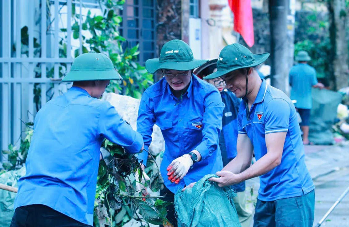 Được biết, đội hình tình nguyện tỉnh Nghệ An sẽ tiếp tục triển khai công việc giúp các cơ quan chức năng, người dân khắc phục hậu quả của cơn bão số 3 tại thành phố Hải Phòng.