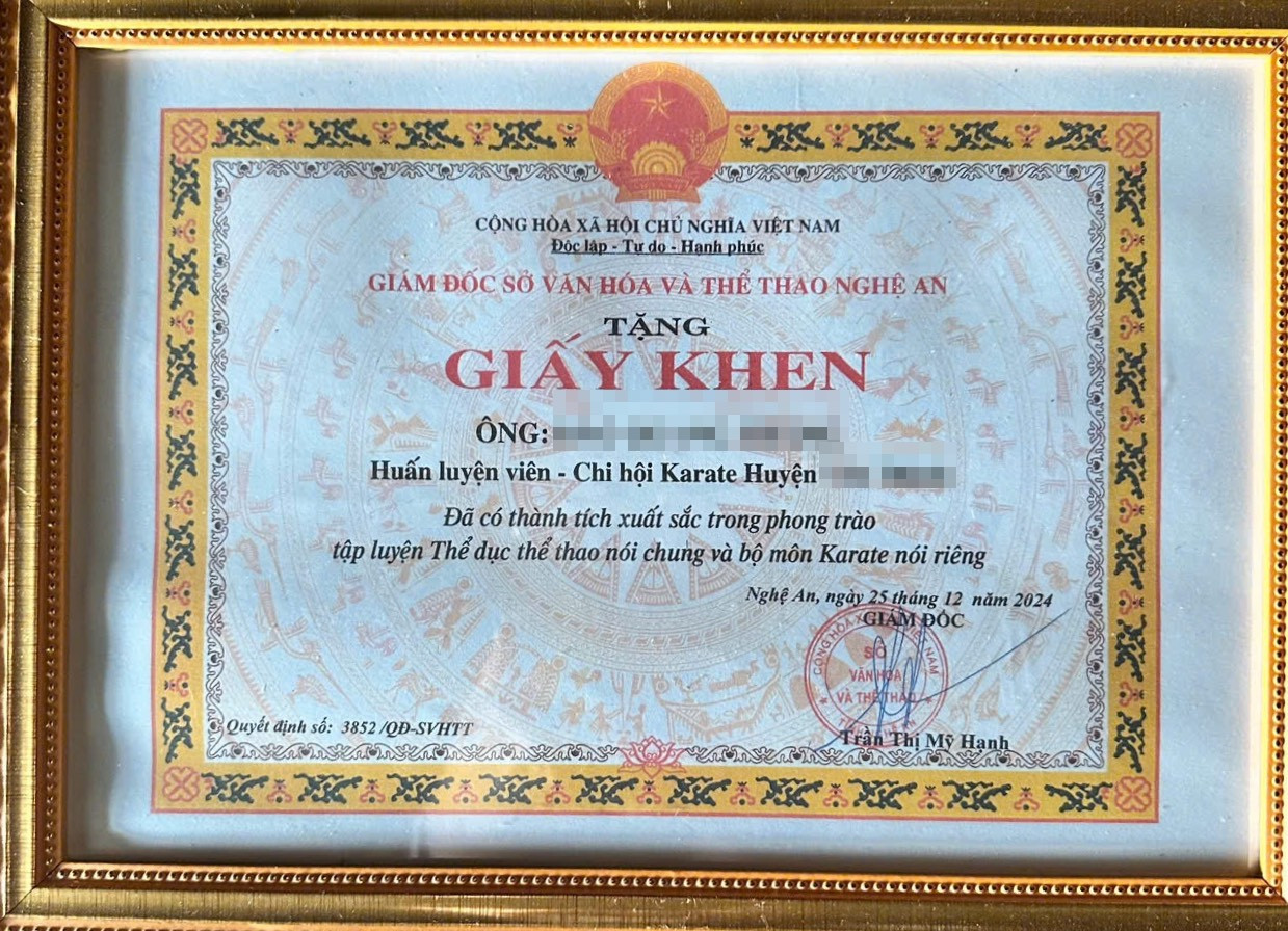 Một số giấy khen của Giám đốc Sở Văn hóa - Thể thao và Du lịch Nghệ An tặng cho các Chi hội Karate nghi bị làm giả.