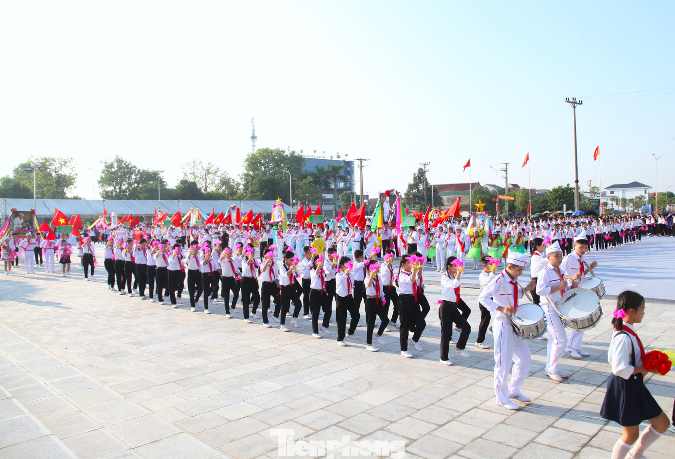 Các đơn vị tham gia tiến hành biểu diễn phần thi của mình trong ngày hội.