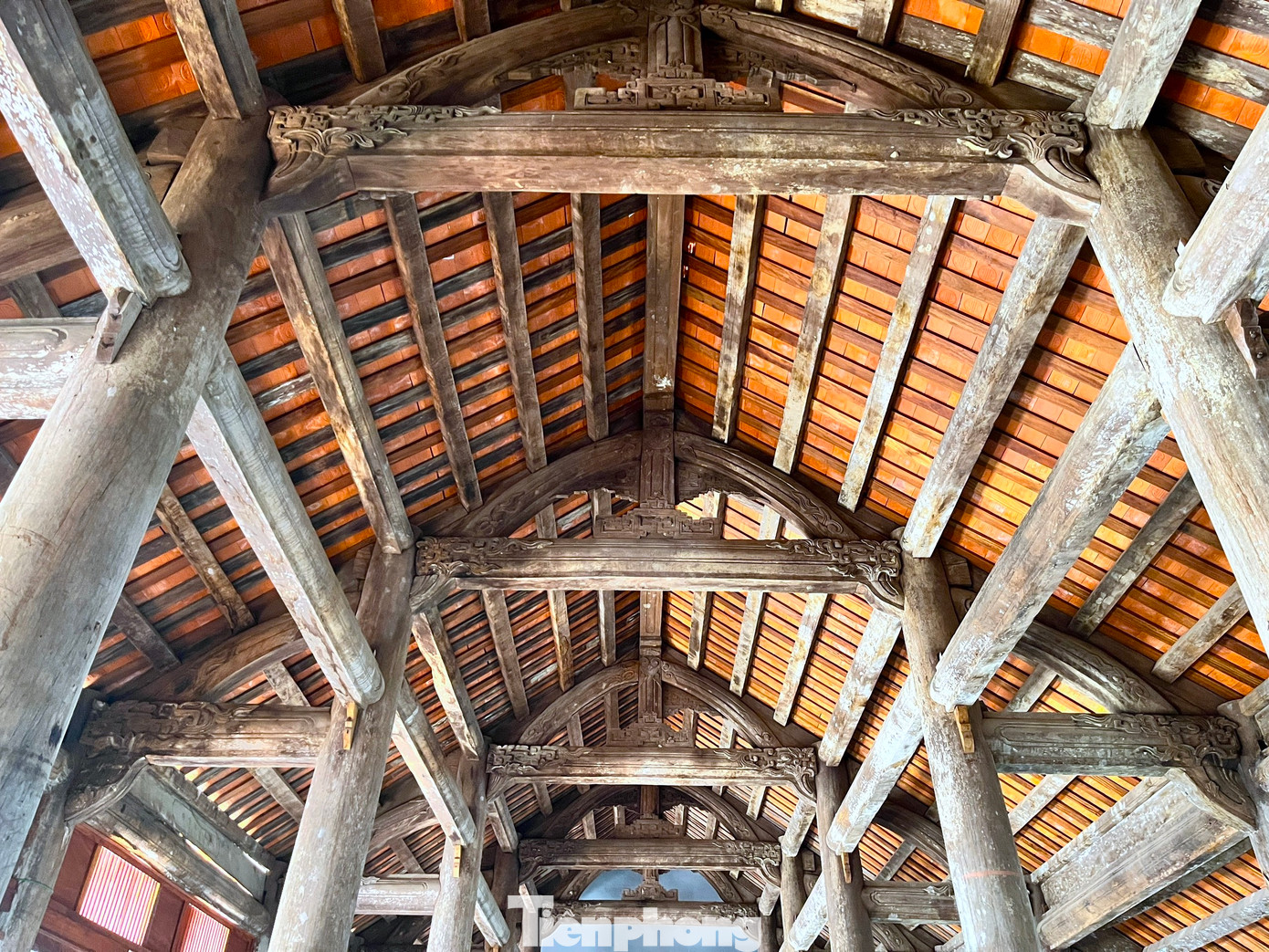 Các di tích lịch sử ở xã Quỳnh Đôi đều mang nét cổ kính, có kiến trúc độc đáo. Trải qua hàng trăm năm, các di tích vẫn còn nguyên giá trị.