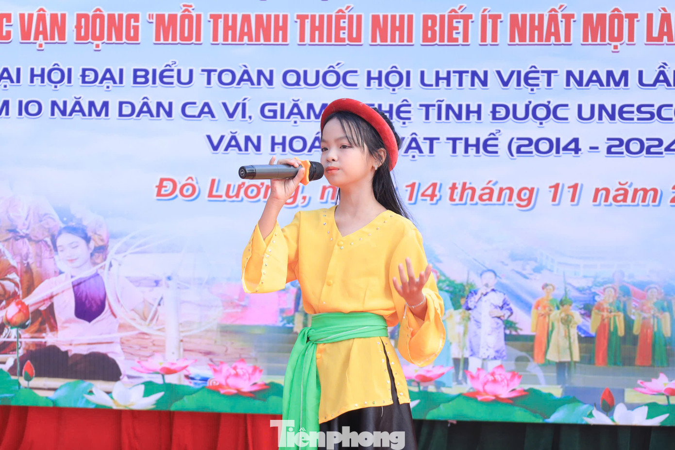 Những làn điệu dân ca Ví, Giặm được các bạn trẻ thể hiện tại chương trình.