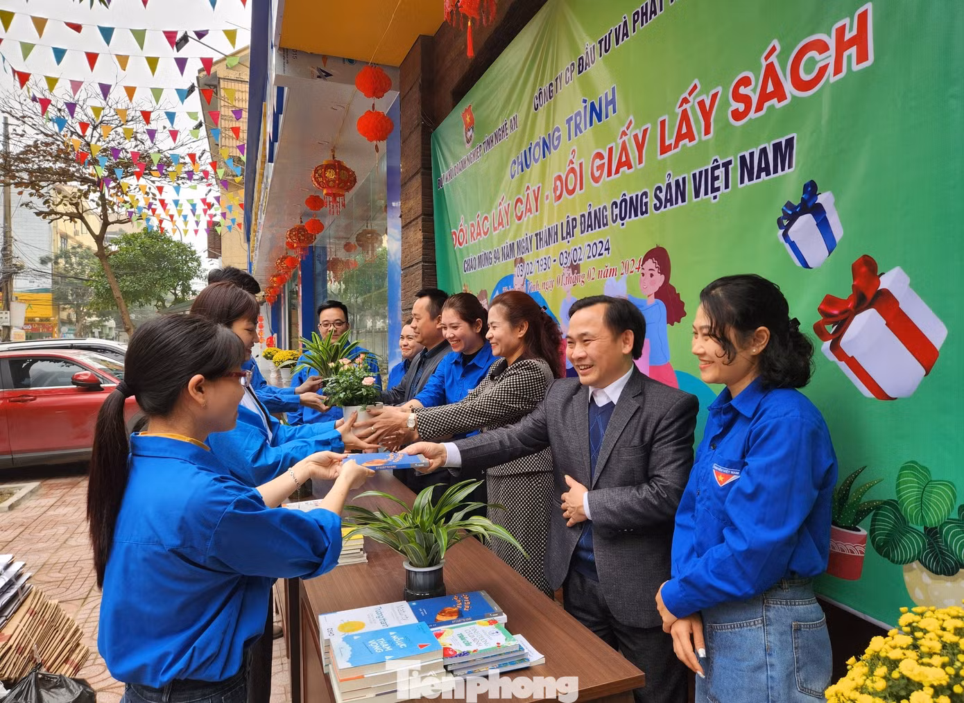 Chương trình được tổ chức nhằm tạo thói quen hạn chế sử dụng đồ dùng từ nhựa, xây dựng lối tiêu dùng xanh và đẩy mạnh tái chế và giảm thiểu rác thải.