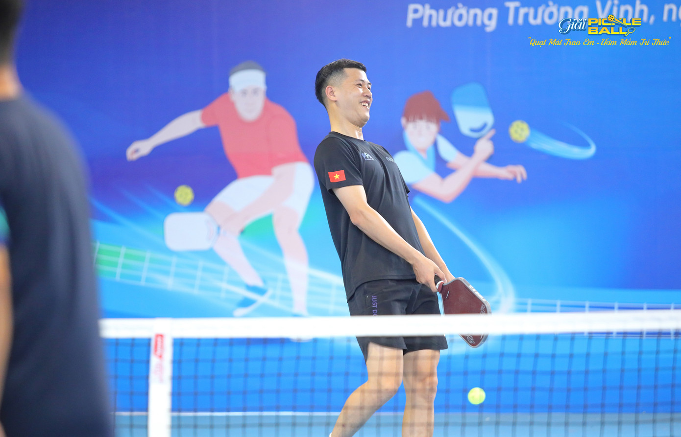 Và những nụ cười khi giành chiến thắng ở những pha bóng đẹp mắt. Và những nụ cười khi giành chiến thắng ở những pha bóng đẹp mắt.