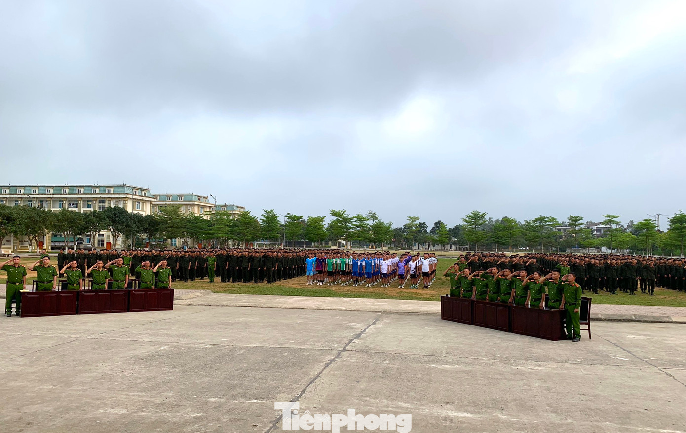 Trước đó 1 ngày, Đoàn cơ sở Trung đoàn CSCĐ Bắc Trung Bộ đã tổ chức Lễ khai mạc Hội thao hướng tới kỷ niệm 50 năm ngày truyền thống lực lượng CSCĐ và 10 năm ngày thành lập Trung đoàn cho các Chi đoàn tạm thời đơn vị quản lý huấn luyện tân binh. Trước đó 1 ngày, Đoàn cơ sở Trung đoàn CSCĐ Bắc Trung Bộ đã tổ chức Lễ khai mạc Hội thao hướng tới kỷ niệm 50 năm ngày truyền thống lực lượng CSCĐ và 10 năm ngày thành lập Trung đoàn cho các Chi đoàn tạm thời đơn vị quản lý huấn luyện tân binh.
