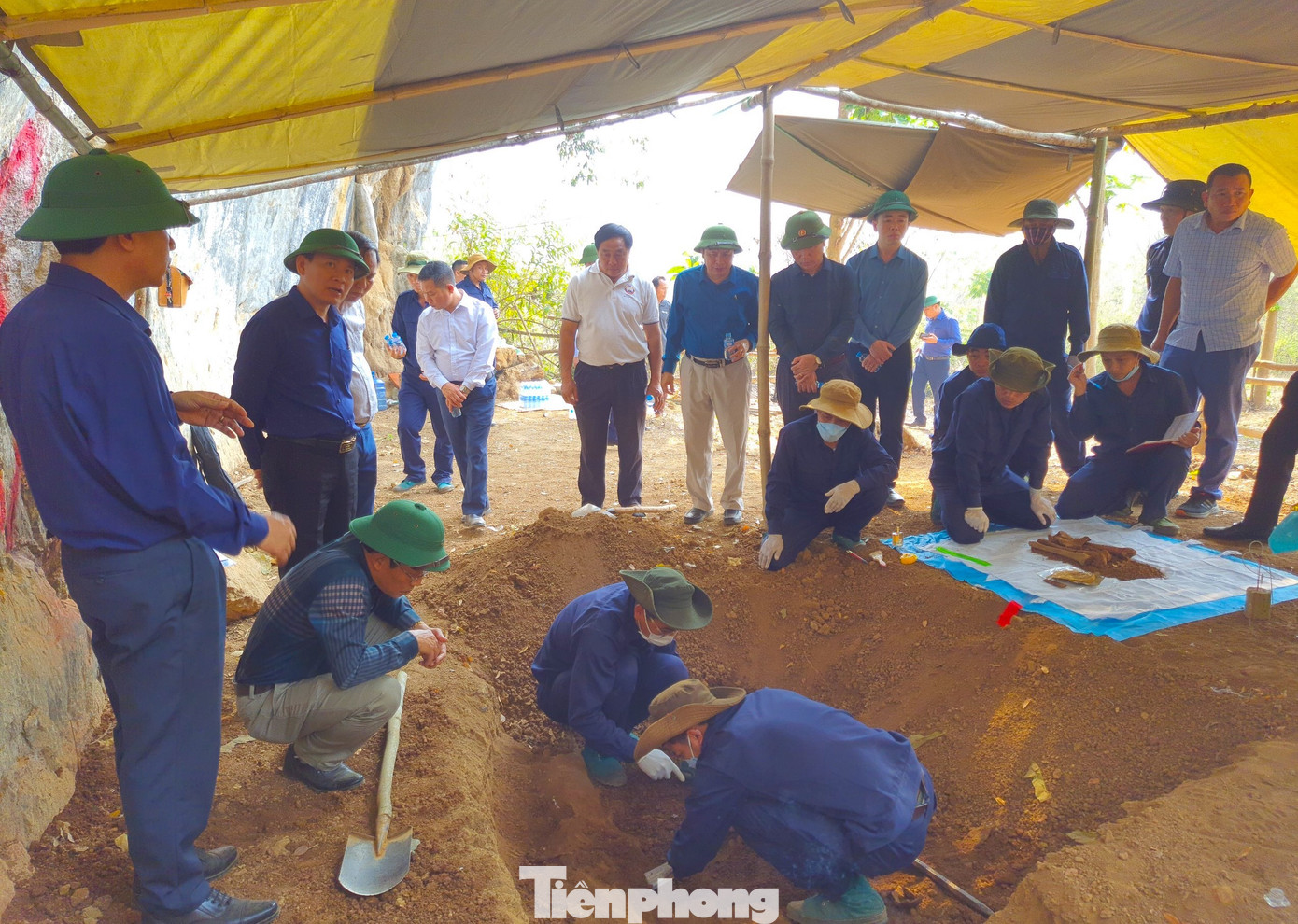 Đội Quy tập, Bộ Chỉ huy Quân sự tỉnh Nghệ An được thành lập ngày 18/4/1984. Đội có nhiệm vụ tìm kiếm, quy tập hài cốt liệt sĩ Quân tình nguyện, chuyên gia Việt Nam hy sinh ở 3 tỉnh của nước bạn Lào gồm: Xiêng Khoảng, tỉnh Viêng Chăn, Xay Sổm Bun và trên địa bàn tỉnh Nghệ An. Đội Quy tập, Bộ Chỉ huy Quân sự tỉnh Nghệ An được thành lập ngày 18/4/1984. Đội có nhiệm vụ tìm kiếm, quy tập hài cốt liệt sĩ Quân tình nguyện, chuyên gia Việt Nam hy sinh ở 3 tỉnh của nước bạn Lào gồm: Xiêng Khoảng, tỉnh Viêng Chăn, Xay Sổm Bun và trên địa bàn tỉnh Nghệ An.