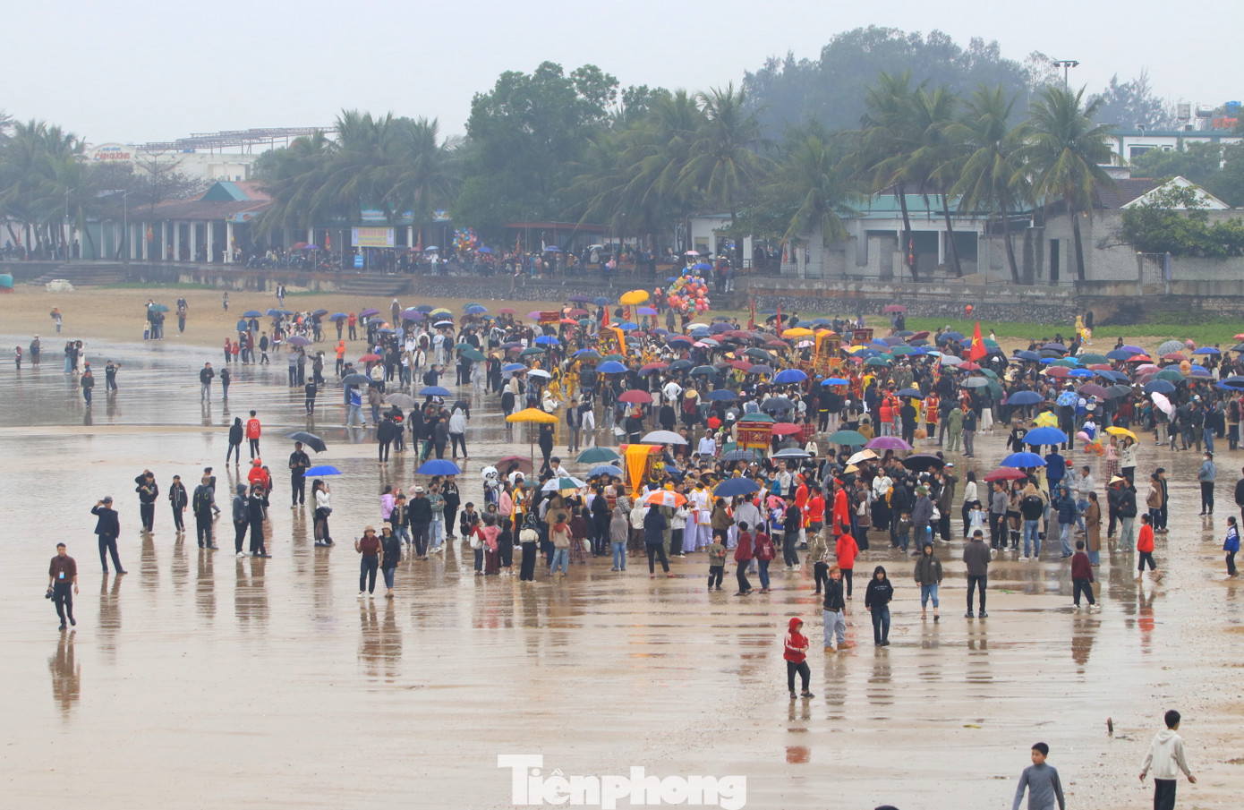 Lễ hội Đền Cờn 2025 (phường Quỳnh Phương, thị xã Hoàng Mai, Nghệ An) đã diễn ra trong 3 ngày với phần lễ trang nghiêm và những phần hội độc đáo, hấp dẫn, thu hút hàng vạn người dân và du khách thập phương về tham dự.