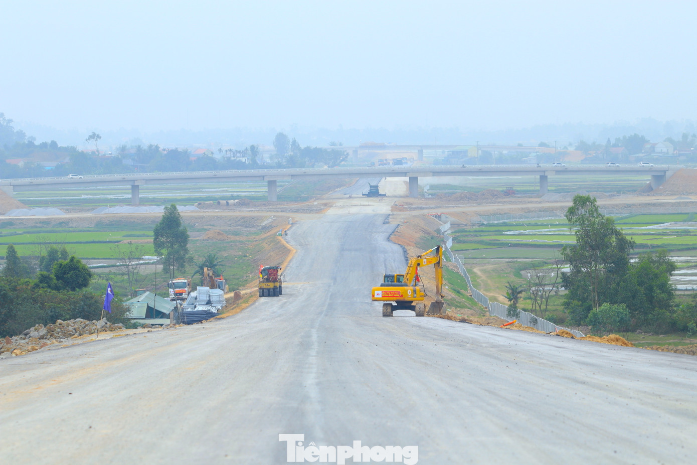 Theo lãnh đạo Công ty Cổ phần đầu tư Phúc Thành Hưng (doanh nghiệp dự án), toàn tuyến đã thi công được 6.150 tỷ đồng, tương đương khoảng 73%. Dự kiến đến ngày 22/5/2024, dự án sẽ thông xe đến nút giao Quốc lộ 46B (xã Hưng Tây, Hưng Nguyên, Nghệ An).