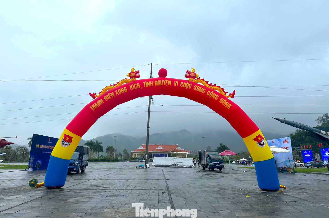 Khu vực quảng trường nơi diễn ra chương trình.