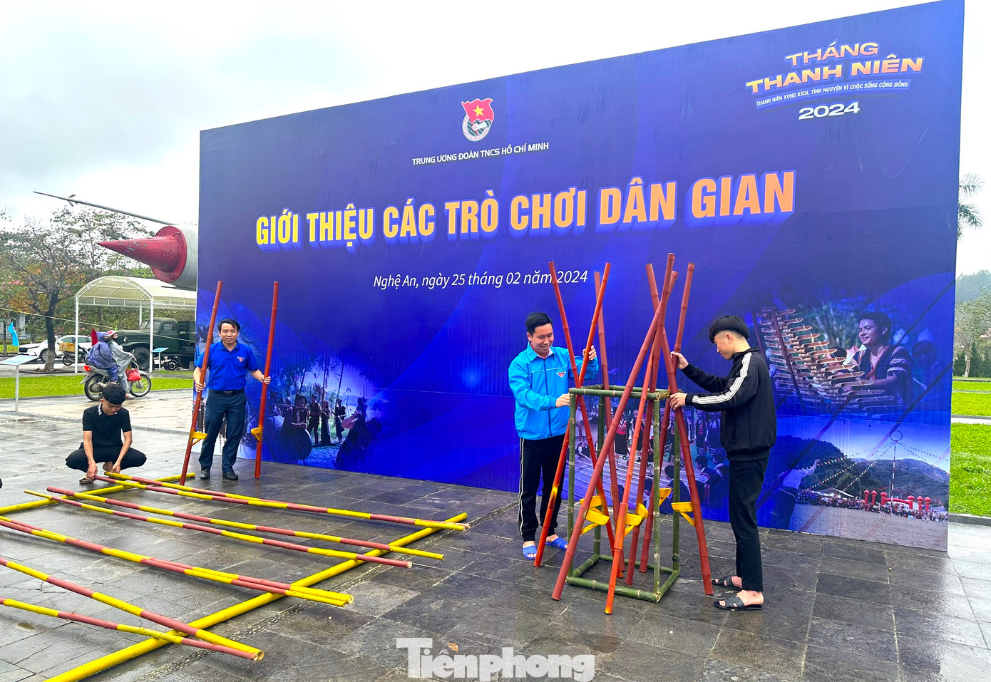 Khu vực giới thiệu trò chơi dân gian trong chương trình đã được các bạn đoàn viên thanh niên tỉnh Nghệ An chuẩn bị chu đáo.