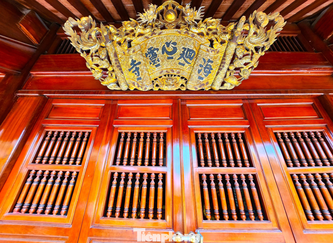 Năm 2011, đền Làng Hiếu được chính quyền cùng người dân góp công, góp sức phục dựng, tôn tạo trên nền đất cũ. Ngôi đền sau khi được trùng tu vẫn mang phong cách cổ kính truyền thống. Năm 2011, đền Làng Hiếu được chính quyền cùng người dân góp công, góp sức phục dựng, tôn tạo trên nền đất cũ. Ngôi đền sau khi được trùng tu vẫn mang phong cách cổ kính truyền thống.