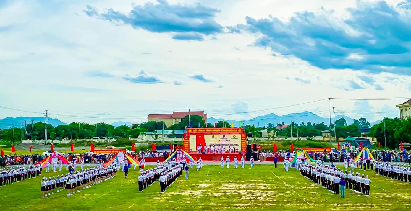 Từ ngày 1/6 đến ngày 2/9, các cấp bộ Đoàn, Đội trên địa bàn tỉnh Nghệ An đã tổ chức "Ngày hội thiếu nhi" với sự tham gia của hơn 500 nghìn thiếu nhi bằng nhiều hình thức đa dạng, phong phú như: Hội trại, Hội thi Nghi thức Đội và Hội diễn văn nghệ, sinh hoạt truyền thống....