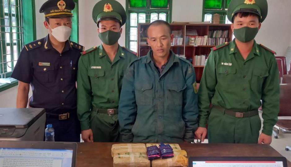 Hờ Bá Hử bị cơ quan chức năng bắt giữ.