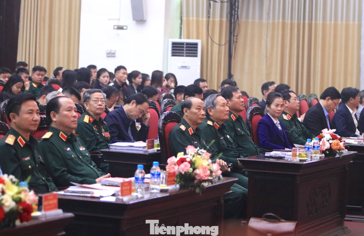 Các đại biểu tới tham dự buổi Hội thảo. Các đại biểu tới tham dự buổi Hội thảo.