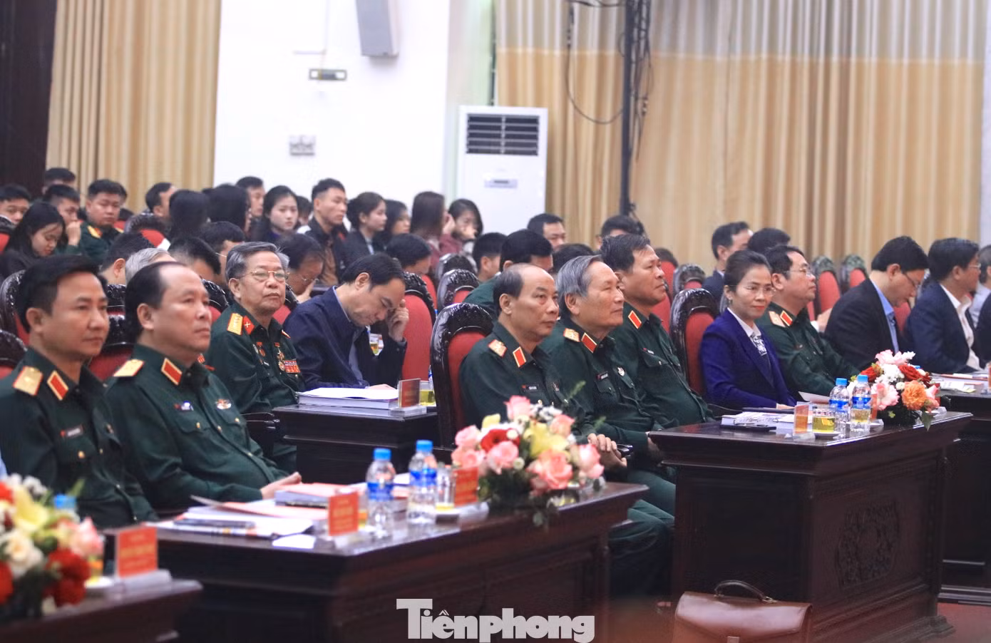 Các đại biểu tới tham dự buổi Hội thảo. Các đại biểu tới tham dự buổi Hội thảo.