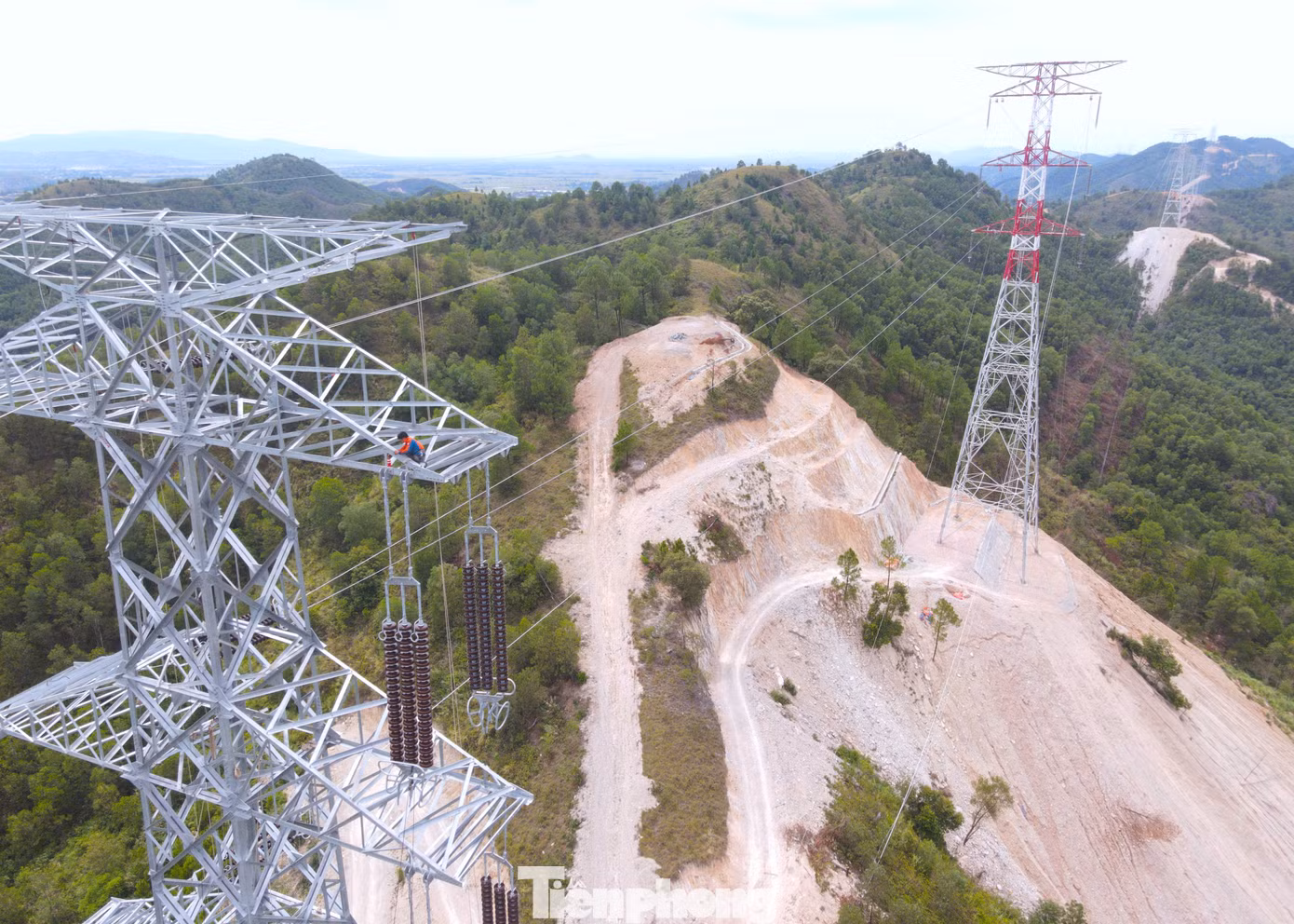 Đây là dự án trọng điểm, cấp bách, có vai trò đặc biệt quan trọng đối với an ninh năng lượng Quốc gia. Cùng với đường dây 500kV mạch 1, 2, khi hoàn thiện đường dây 500kV mạch 3 sẽ đóng vai trò và ý nghĩa quan trọng cho việc cung cấp, bổ sung nguồn điện cho miền Bắc.