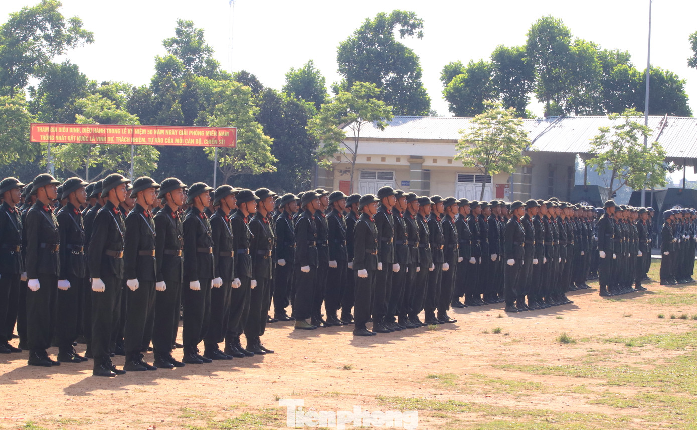 Sáng 21/5, Trung đoàn Cảnh sát cơ động Bắc Trung Bộ (Bộ Tư lệnh CSCĐ - Bộ Công an) đã tổ chức Lễ bế giảng và báo cáo kết quả huấn luyện công dân thực hiện nghĩa vụ tham gia Công an nhân dân năm 2025.