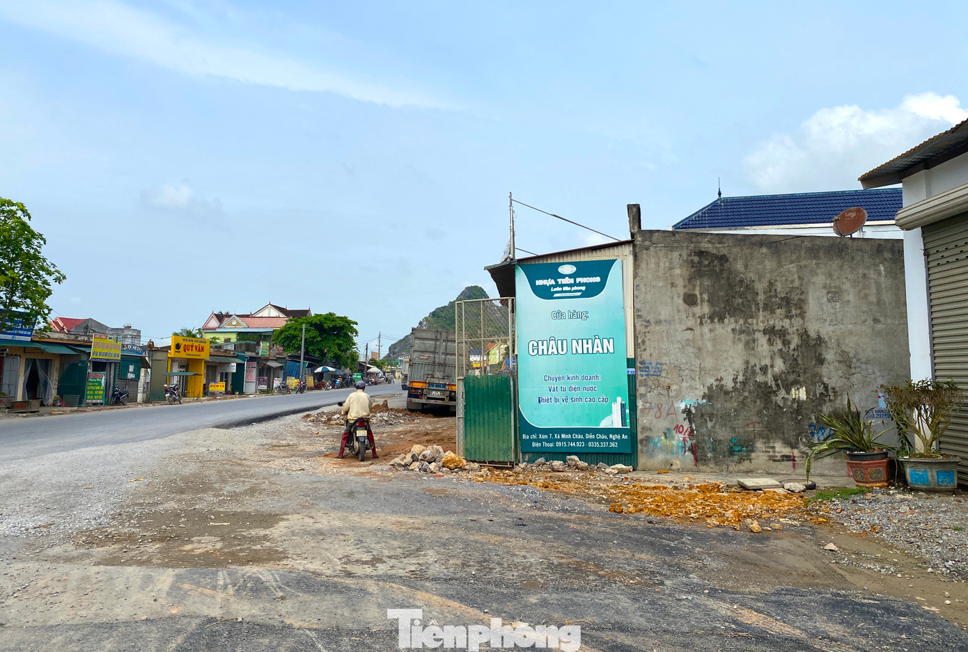 Hiện tại, mặt bằng dự án đã được các địa phương bàn giao đạt 98%) tính cả trái và phải tuyến.