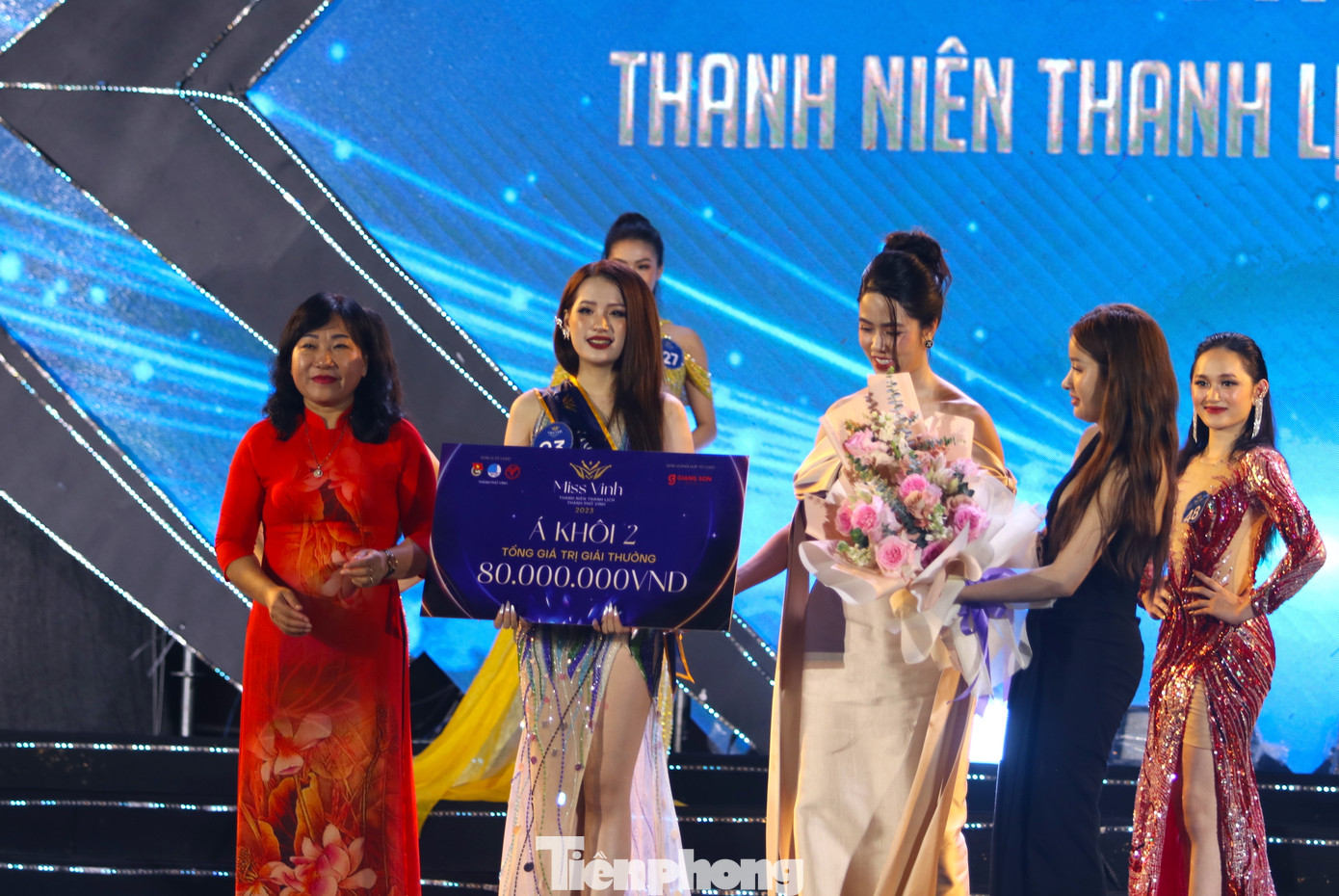 Giải Á khôi 2 thuộc về thí sinh Trần Thị Ngọc Linh. Ở hai giải Á khôi, các thí sinh đạt giải sẽ nhận phần thưởng gồm 10 triệu đồng tiền mặt, kèm quà tặng hiện vật với tổng trị giá 80 triệu đồng.