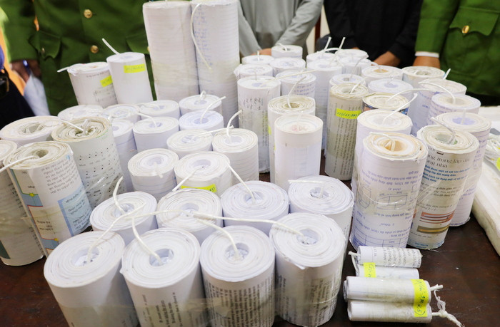 Tang vật gần 4 yến pháo nổ công an thu giữ được.