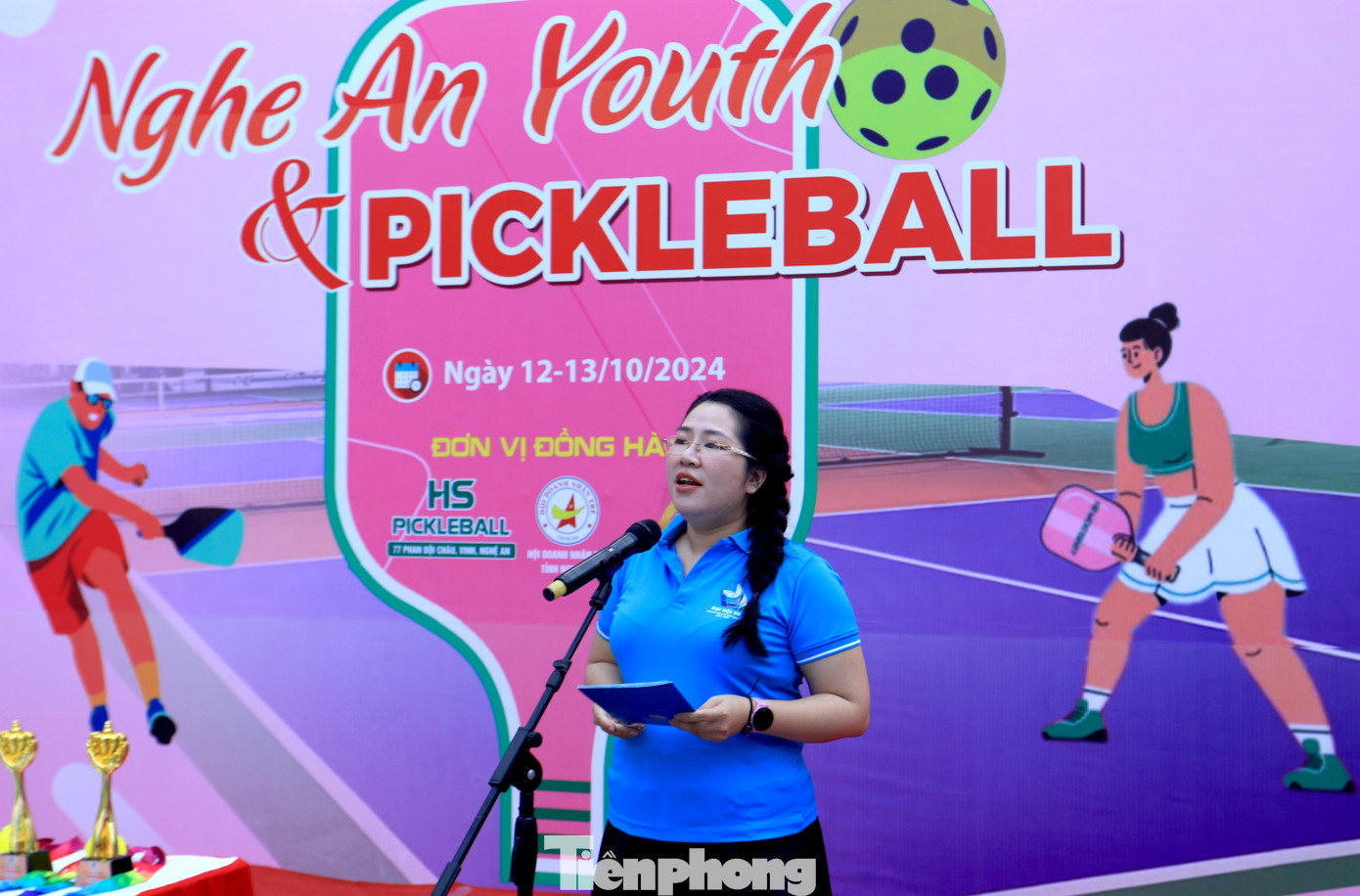 Chị Nguyễn Thị Phương Thúy - Bí thư Tỉnh Đoàn, Chủ tịch Hội LHTN tỉnh Nghệ An phát biểu khai mạc giải đấu. Chị Nguyễn Thị Phương Thúy - Bí thư Tỉnh Đoàn, Chủ tịch Hội LHTN tỉnh Nghệ An phát biểu khai mạc giải đấu.