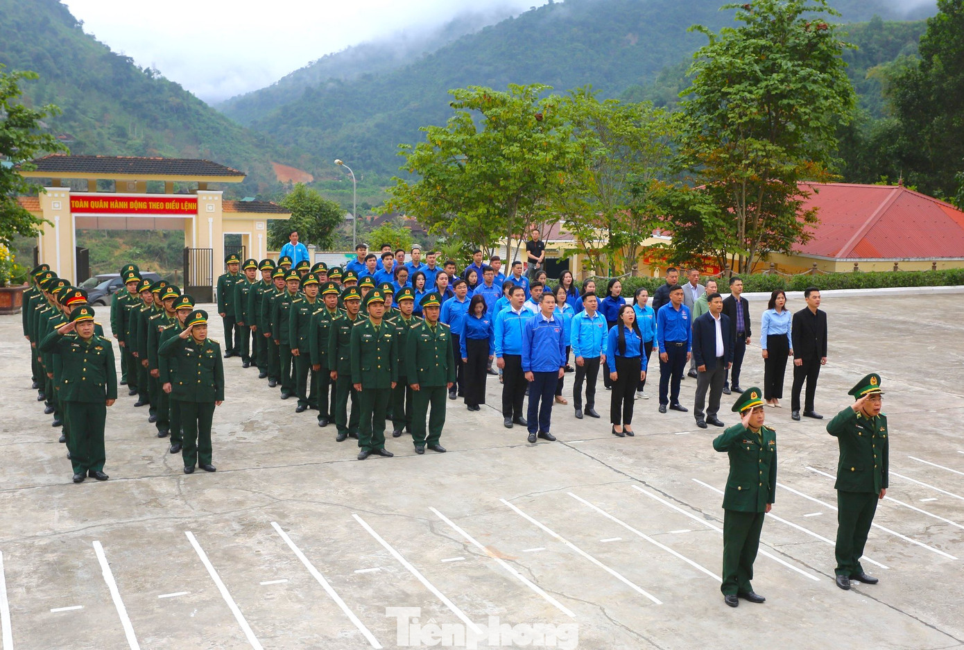 Trong 2 ngày 25,26/2, T.Ư Đoàn, T.Ư Hội Liên hiệp thanh niên Việt Nam phối hợp với Bộ Tư lệnh Bộ đội Biên phòng và Ban Thanh niên Quân đội tổ chức chương trình “Tháng Ba biên giới” năm 2024 cấp Trung ương với chủ đề “Biên cương Tổ quốc tôi” tại Đồn Biên phòng Tam Quang, xã Tam Quang (huyện Tương Dương, tỉnh Nghệ An). Chương trình có sự tham gia của các đơn vị chức năng, Tỉnh Đoàn Nghệ An và bà con nhân dân xã Tam Quang. Trong 2 ngày 25,26/2, T.Ư Đoàn, T.Ư Hội Liên hiệp thanh niên Việt Nam phối hợp với Bộ Tư lệnh Bộ đội Biên phòng và Ban Thanh niên Quân đội tổ chức chương trình “Tháng Ba biên giới” năm 2024 cấp Trung ương với chủ đề “Biên cương Tổ quốc tôi” tại Đồn Biên phòng Tam Quang, xã Tam Quang (huyện Tương Dương, tỉnh Nghệ An). Chương trình có sự tham gia của các đơn vị chức năng, Tỉnh Đoàn Nghệ An và bà con nhân dân xã Tam Quang.
