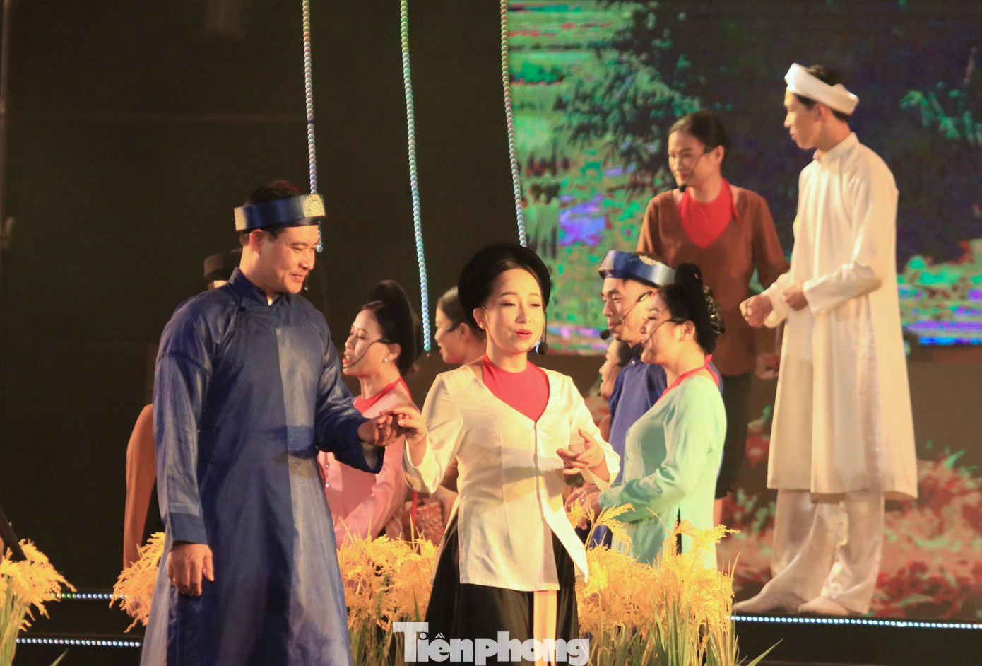 Những tiết mục nghệ thuật đặc sắc, thu hút khán giả.