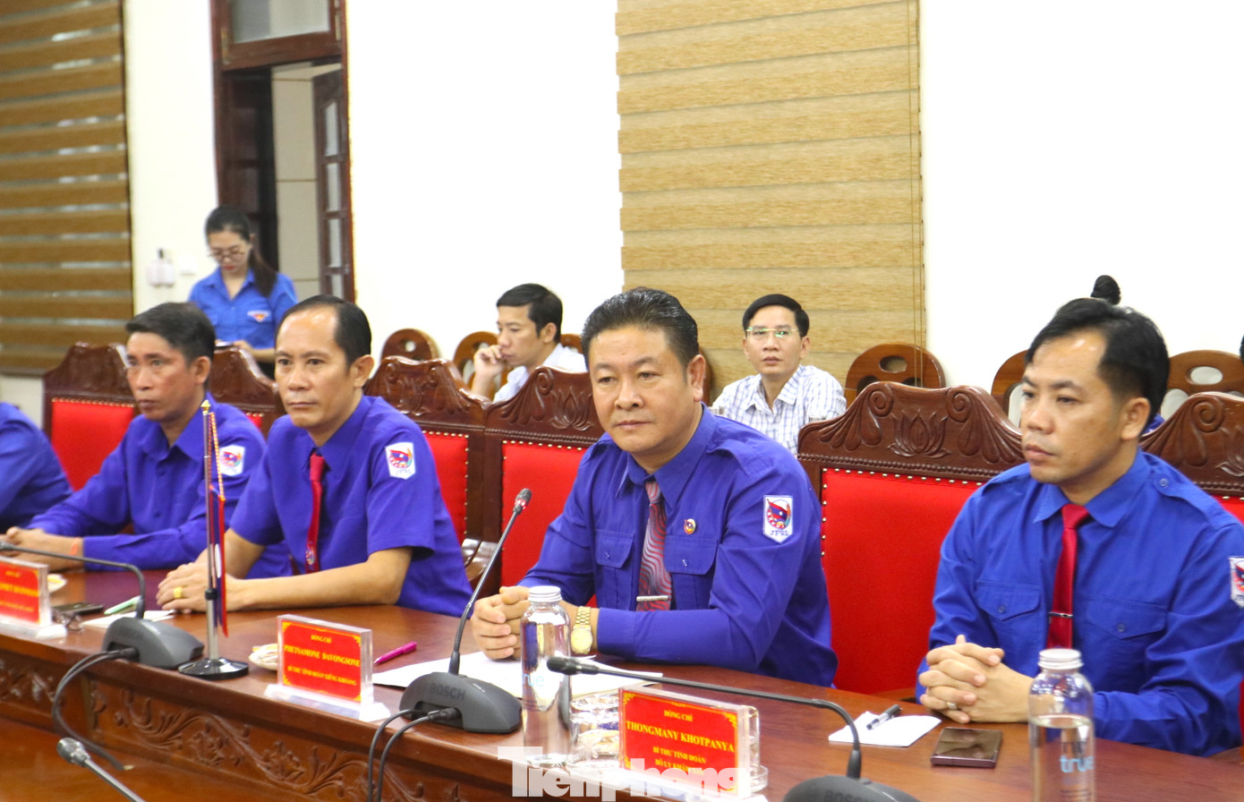 Đoàn đại biểu Đoàn thanh niên nước bạn Lào tại buổi chào xã giao lãnh đạo tỉnh Nghệ An. Ảnh: Phú Hưng Đoàn đại biểu Đoàn thanh niên nước bạn Lào tại buổi chào xã giao lãnh đạo tỉnh Nghệ An. Ảnh: Phú Hưng