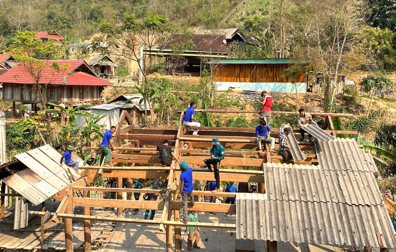 Theo thống kê đến tháng 3/2025, tỉnh Nghệ An có 21.770 hộ có nhu cầu hỗ trợ về nhà ở. Trong đó xây mới 14.981 hộ, sửa chữa 6.789 hộ, thuộc 3 chương trình” Vận động, hỗ trợ xã hội hóa; Giảm nghèo bền vững và phát triển kinh tế - xã hội vùng đồng bào dân tộc thiểu số, miền núi; Chương trình hỗ trợ xây dựng, sửa chữa nhà cho người có công với cách mạng khó khăn về nhà ở. Theo thống kê đến tháng 3/2025, tỉnh Nghệ An có 21.770 hộ có nhu cầu hỗ trợ về nhà ở. Trong đó xây mới 14.981 hộ, sửa chữa 6.789 hộ, thuộc 3 chương trình” Vận động, hỗ trợ xã hội hóa; Giảm nghèo bền vững và phát triển kinh tế - xã hội vùng đồng bào dân tộc thiểu số, miền núi; Chương trình hỗ trợ xây dựng, sửa chữa nhà cho người có công với cách mạng khó khăn về nhà ở.