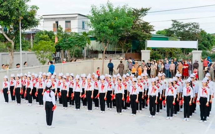 Thiếu nhi ở nhiều xã, thị trấn trên địa bàn tỉnh Nghệ An đồng diễn hội thi Nghi thức đội - văn nghệ Đoàn, Đội hè năm 2023.