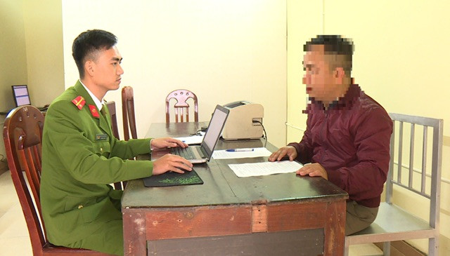 Công an làm việc với B.V.T.