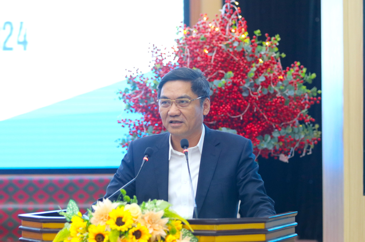 Phó Bí thư Tỉnh ủy Nghệ An Hoàng Nghĩa Hiếu phát biểu chỉ đạo.