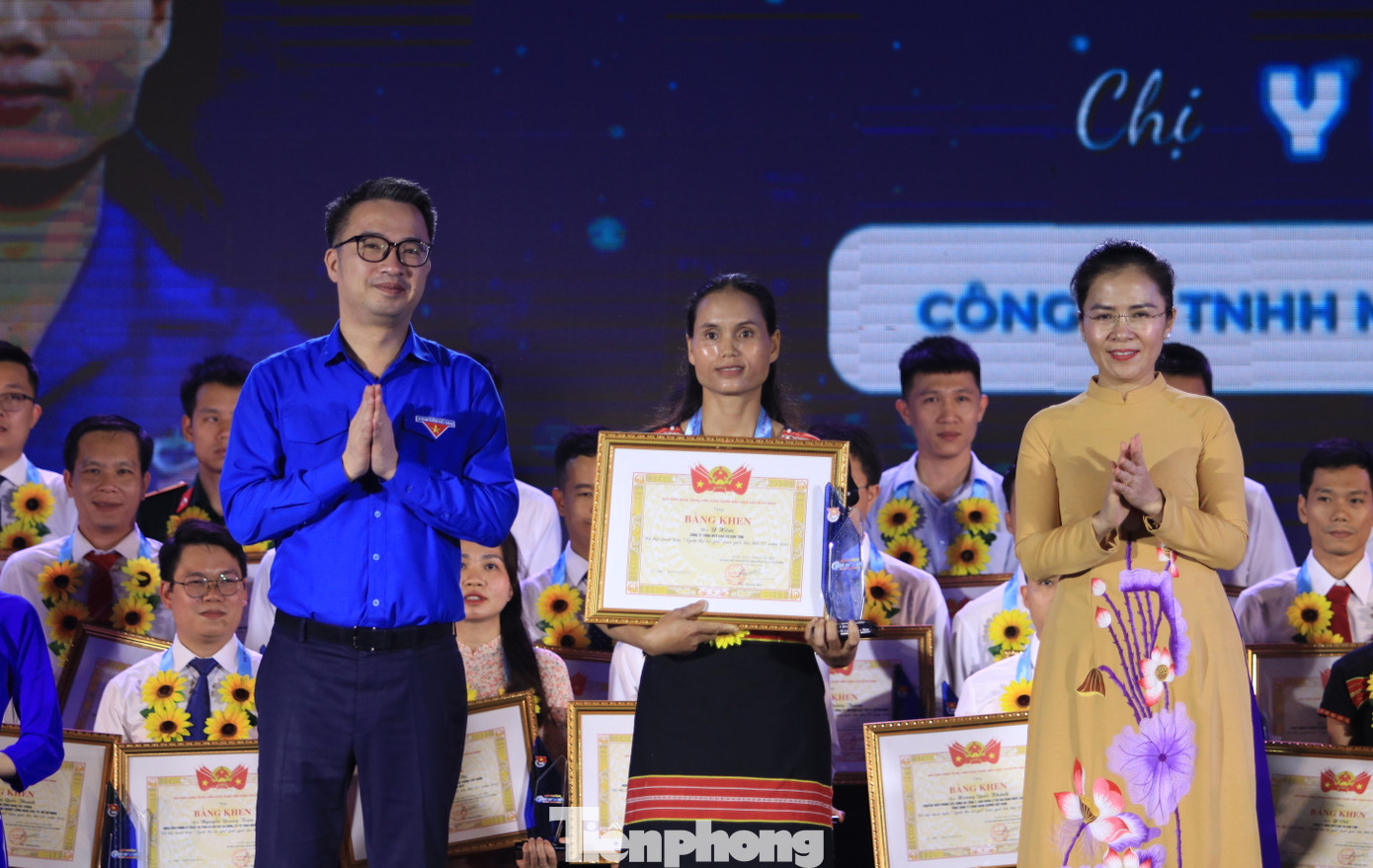 Tuyên dương 51 "Người thợ trẻ giỏi" toàn quốc lần thứ XV. Tuyên dương 51 "Người thợ trẻ giỏi" toàn quốc lần thứ XV.