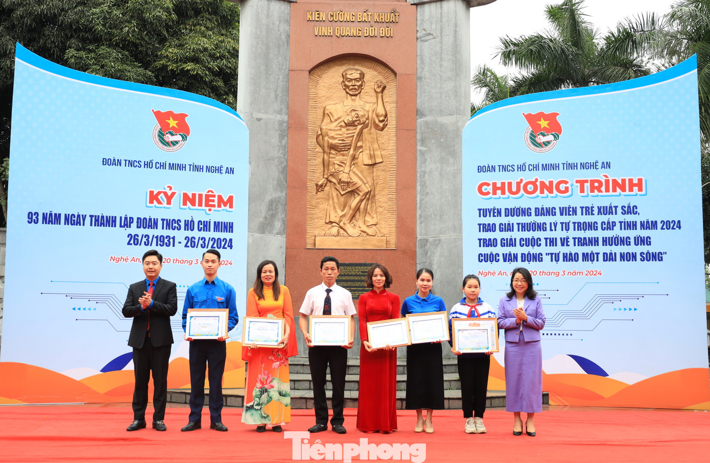 Các tác giả, nhóm tác giả đạt giải nhì của cuộc thi. Các tác giả, nhóm tác giả đạt giải nhì của cuộc thi.