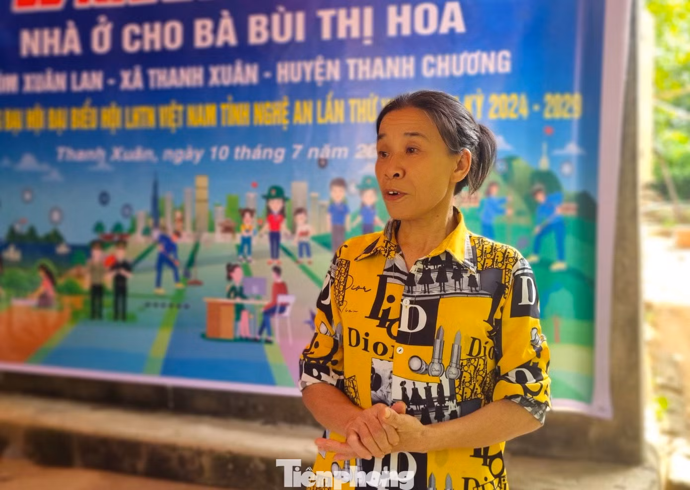 Bà Bùi Thị Hoa và bà Lê Thị Khai gửi lời cảm ơn tới Báo Tiền Phong, ngân hàng BIDV chi nhánh Nghệ An, Huyện Đoàn Thanh Chương cùng các cấp ủy chính quyền địa phương, các cơ quan chức năng đã hỗ trợ để gia đình có được căn nhà kiên cố, khang trang, sạch đẹp.