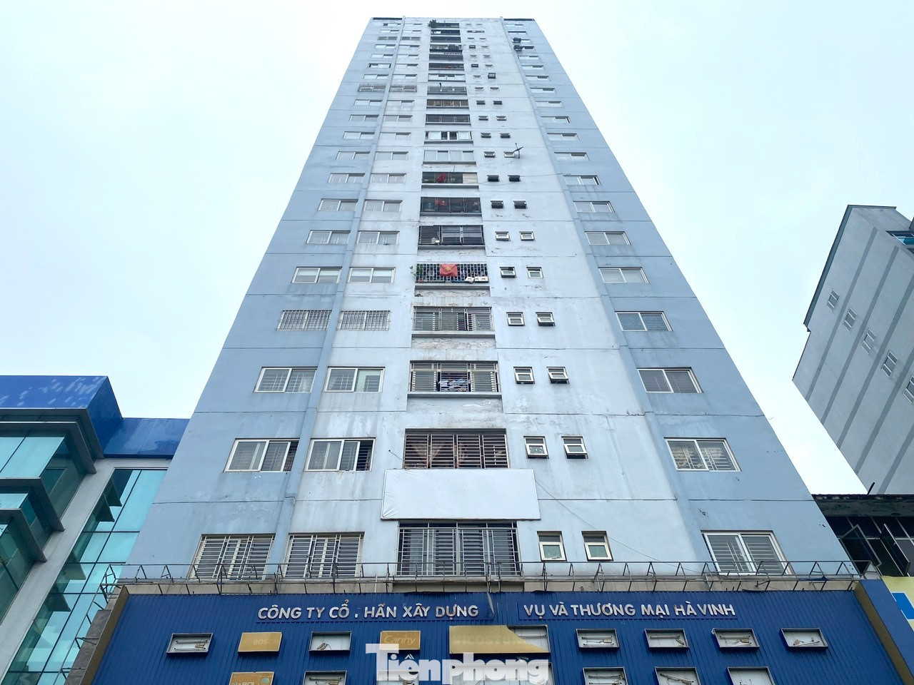 Chung cư Bông Sen Tower hiện đang có 140 hộ dân sinh sống. Chung cư Bông Sen Tower hiện đang có 140 hộ dân sinh sống.