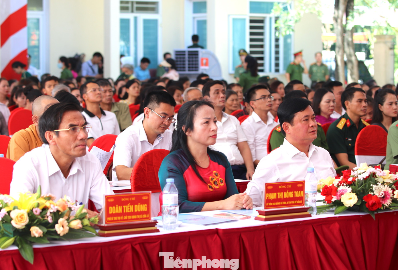 Các đại biểu tham dự Ngày hội Toàn dân bảo vệ an ninh Tổ quốc tại phường Nghi Thu năm 2023 (TX. Cửa Lò, Nghệ An). Các đại biểu tham dự Ngày hội Toàn dân bảo vệ an ninh Tổ quốc tại phường Nghi Thu năm 2023 (TX. Cửa Lò, Nghệ An).