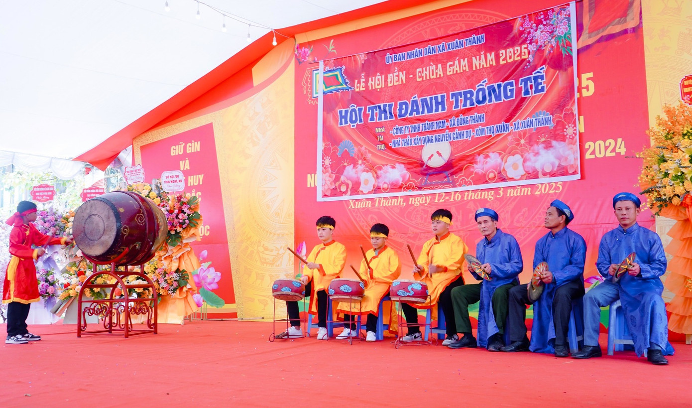 Theo thể lệ, mỗi đội thi sẽ đánh 3 hồi trống tế dài khoảng 12 phút. Nếu đánh dài vượt quá thời gian quy định sẽ bị trừ điểm. Cuối hội thi, ban giám khảo sẽ chấm điểm và trao giải cho các đội thi. Theo thể lệ, mỗi đội thi sẽ đánh 3 hồi trống tế dài khoảng 12 phút. Nếu đánh dài vượt quá thời gian quy định sẽ bị trừ điểm. Cuối hội thi, ban giám khảo sẽ chấm điểm và trao giải cho các đội thi.