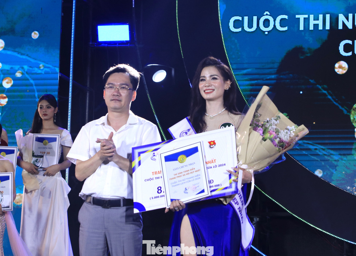 6 giải phụ mỗi giải được nhận 8 triệu đồng kèm giấy chứng nhận.