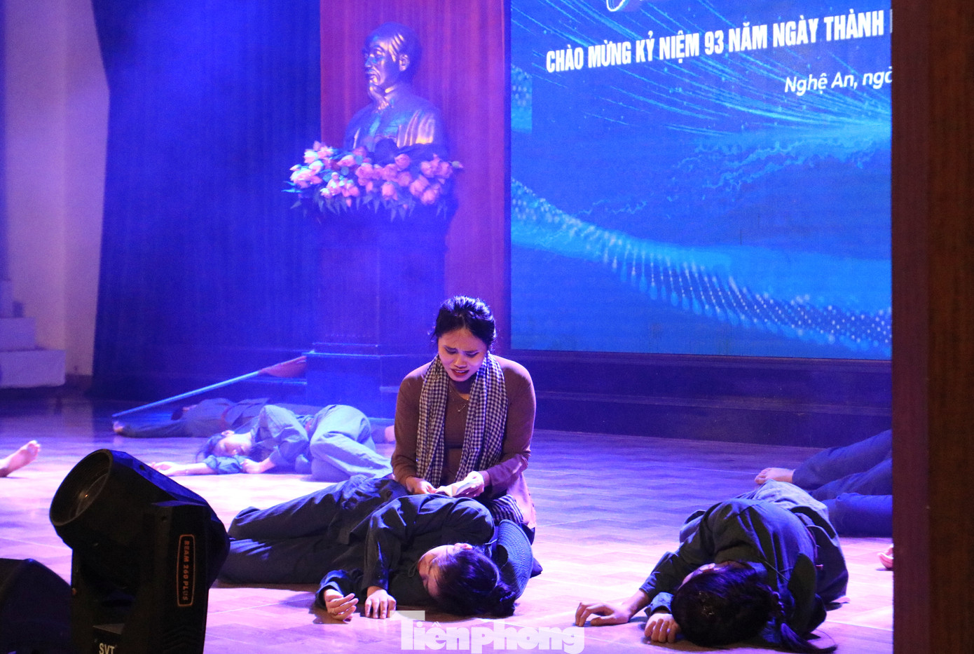 Những tiết mục múa hát, kịch ngắn được giao lưu tại chương trình trong không khí vui tươi, sôi nổi.