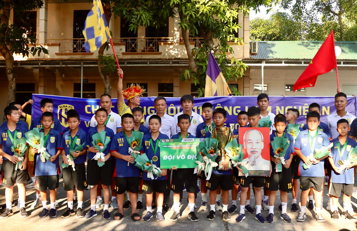 Lễ đón đội bóng U11 trở về sau khi xuất sắc giành chức vô địch Giải bóng đá Nhi đồng toàn quốc 2024.