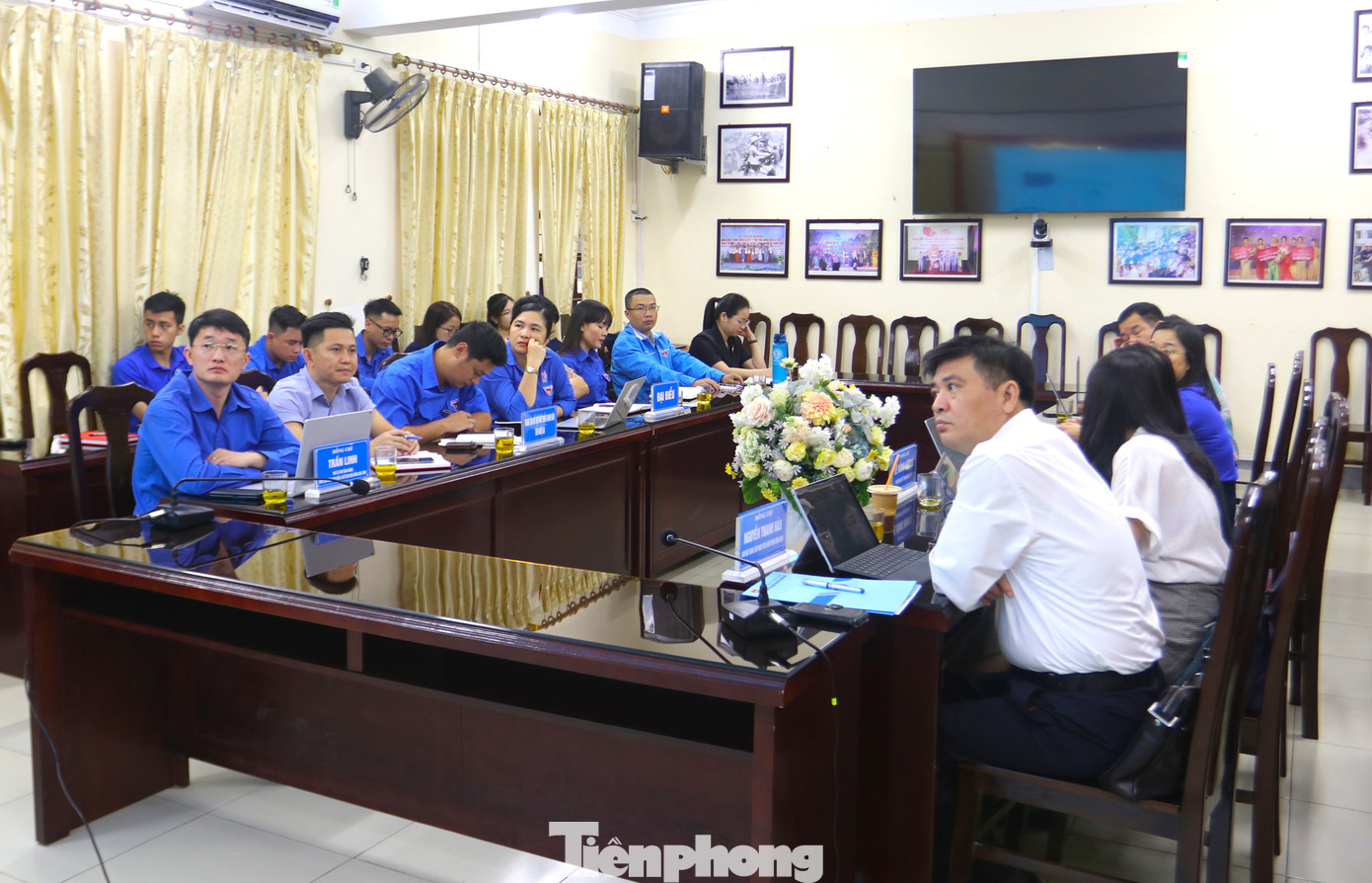 Nhiều nội dung quan trọng đã được trình bày, trao đổi tại buổi hội thảo. Nhiều nội dung quan trọng đã được trình bày, trao đổi tại buổi hội thảo.