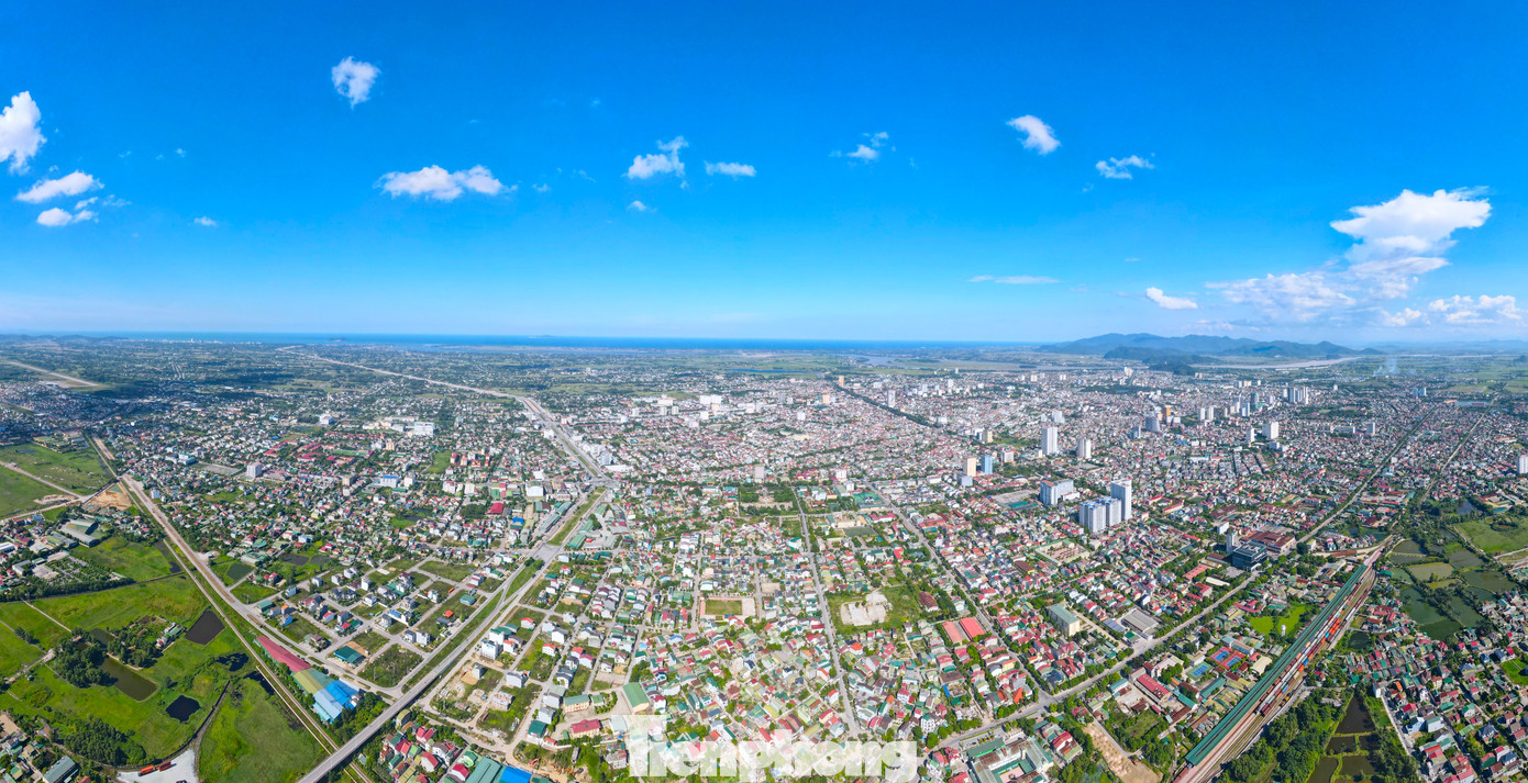 Người dân địa phương mong muốn tuyến đường sớm được triển khai thi công để phục vụ đi lại, giảm ùn tắc giao thông và thúc đẩy phát triển kinh tế xã hội cho người dân trong khu vực này.