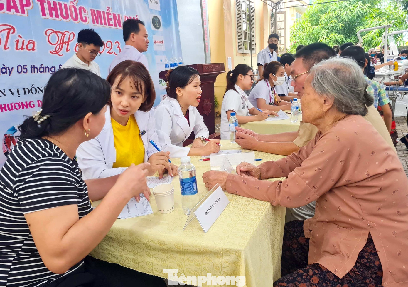 Chương trình khám đã được quan tâm của rất nhiều người. Có khoảng 1.500 người dân đã đến và được khám, phát thuốc miễn phí. Tổng kinh phí tổ chức chương trình khám là hơn 300 triệu đồng.