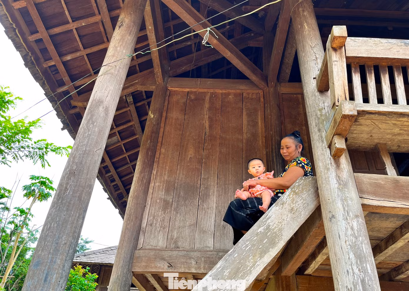Người dân ở Mường Đán hiện vẫn giữ nguyên những nét đặc trưng văn hóa của người dân tộc Thái cổ. Trong đó, những nếp nhà, phong tục, trang phục vẫn được giữ nguyên.