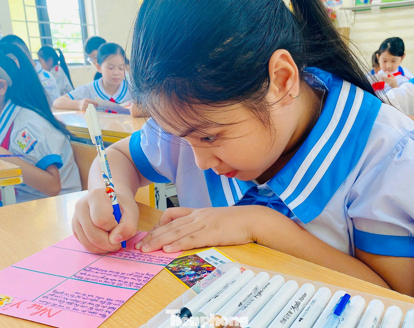 “Khuyến khích các em sử dụng hộp thư này để giúp cho tình hình học tập của các em được cải thiện tốt hơn, để các thành viên trong gia đình, trong nhà trường hiểu được “Điều em muốn nói” và có phương pháp giáo dục, hướng dẫn, chia sẻ, động viên, an ủi,... kịp thời”, chị Lữ Thị Băng Châu - Bí thư Huyện Đoàn Con Cuông nói và cho biết, mô hình này đã được triển khai tại các trường học trên địa bàn.