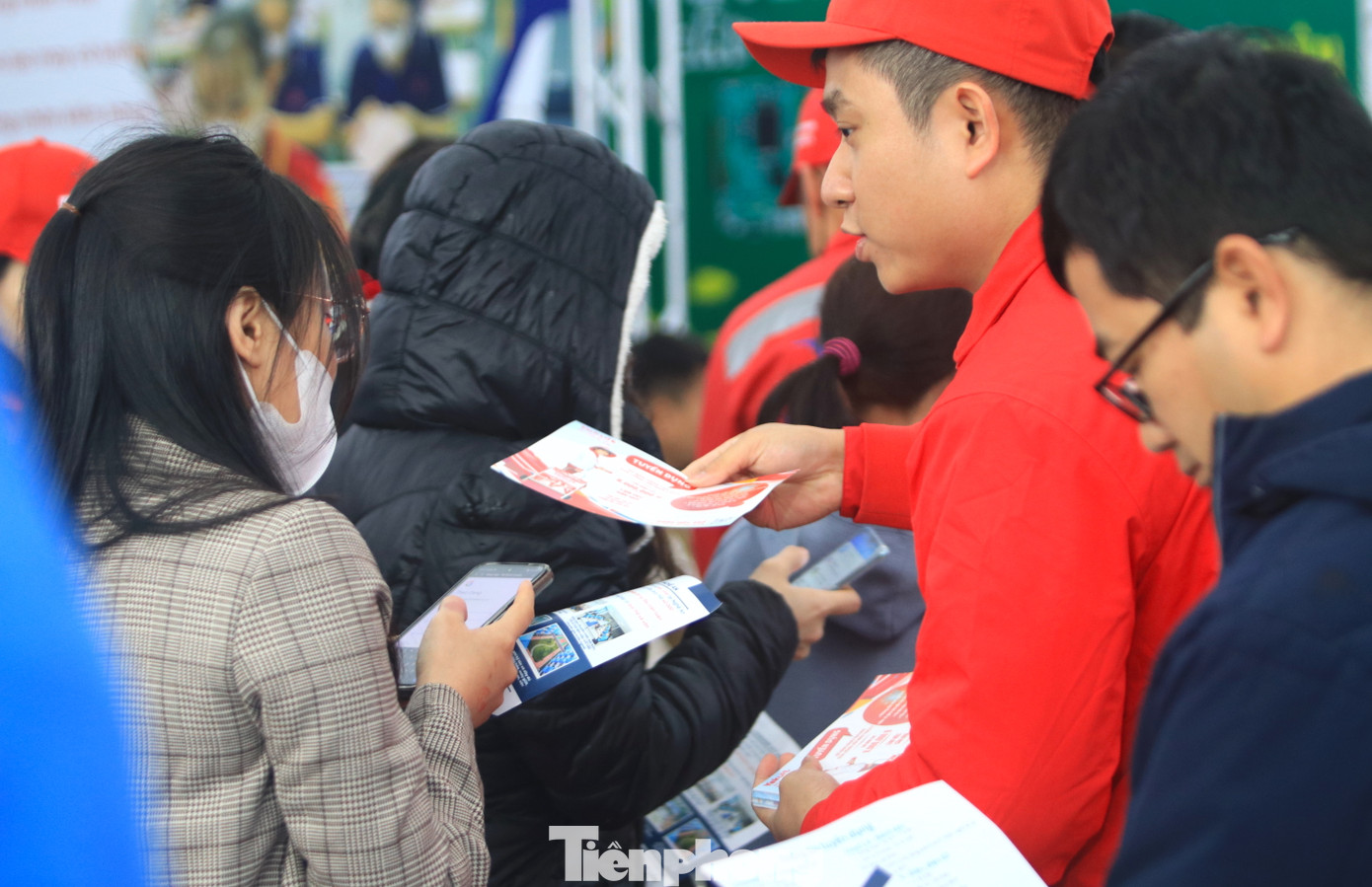 Ngày hội còn là hoạt động thiết thực, giúp cho học sinh, sinh viên có được những thông tin bổ ích để định hướng "việc làm - học nghề" trong tương lai của các em.