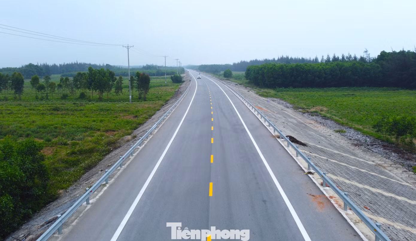 Được triển khai từ tháng 2/2022, đến nay kế hoạch vốn dự án được bố trí hơn 4.037 tỷ đồng, trong đó năm 2025 được bố trí gần 436 tỷ đồng. Hiện tại đã giải ngân được hơn 3.630 tỷ đồng, đạt gần 90%, trong đó năm 2025 mới giải ngân được hơn 30 tỷ đồng, đạt hơn 7%.