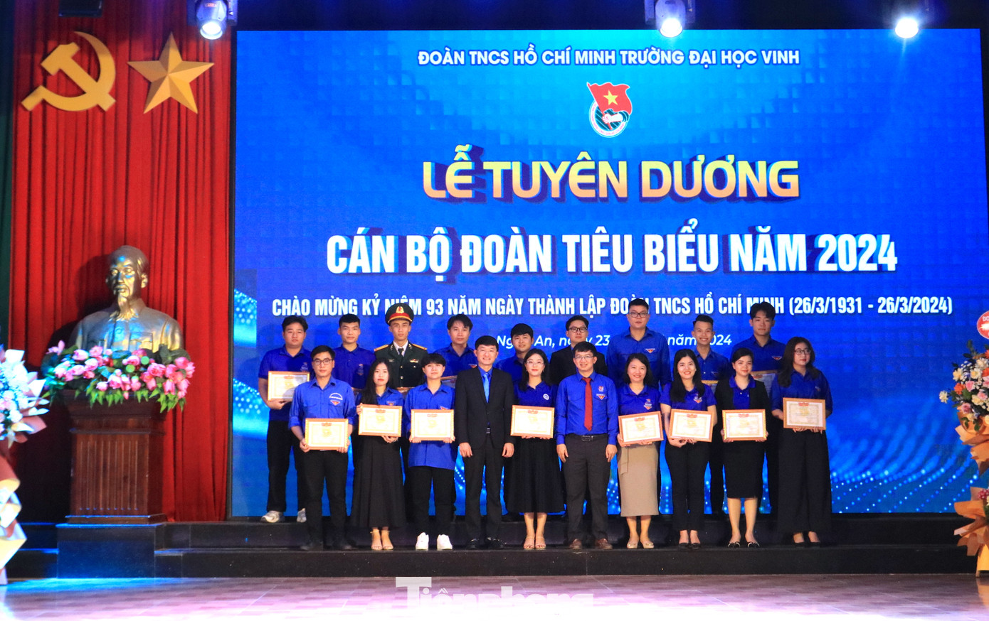 18 cán bộ Đoàn tiêu biểu được tuyên dương tại chương trình.