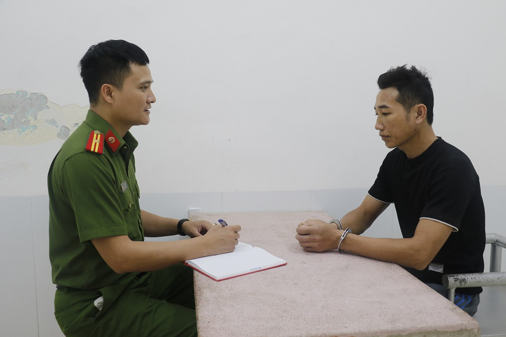 Cơ quan công an đang hoàn tất hồ sơ để xử lý theo đúng quy định pháp luật. Cơ quan công an đang hoàn tất hồ sơ để xử lý theo đúng quy định pháp luật.